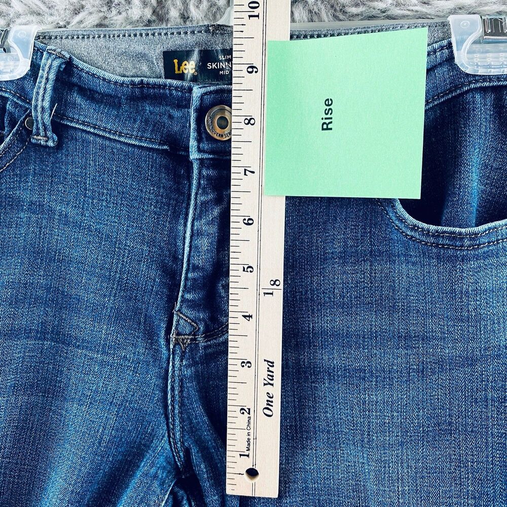 Lee Women’s Skinny Fit Jeans Mid Rise Stretch Medium Wash 30x26 Classic Denim - Picture 7 of 12